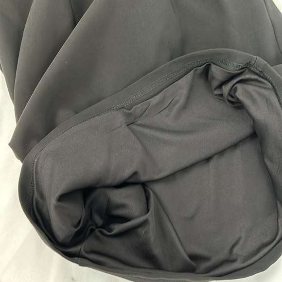 Lulu’s NWT Stay Gorgeous One-Shoulder Puff
Sleeve Mini Dress in Black size Small - Picture 8 of 12